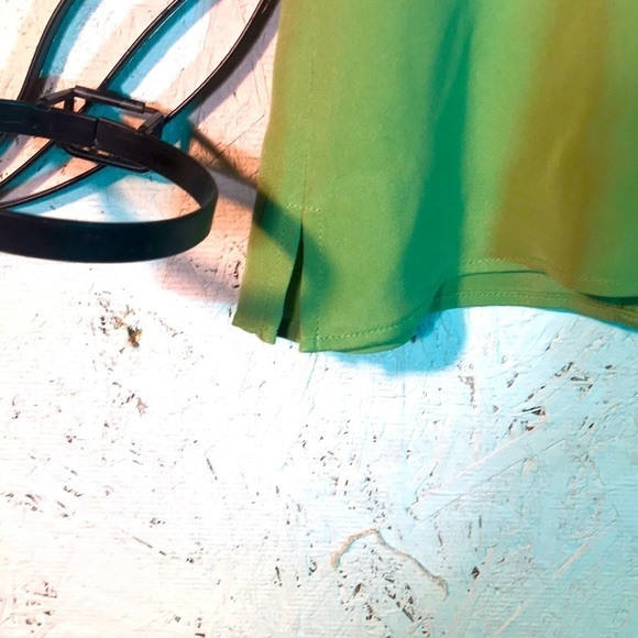 Jones New York Collection 🫒 Short Sleeve Button Down Blouse Sz 12 olive green - Picture 6 of 7